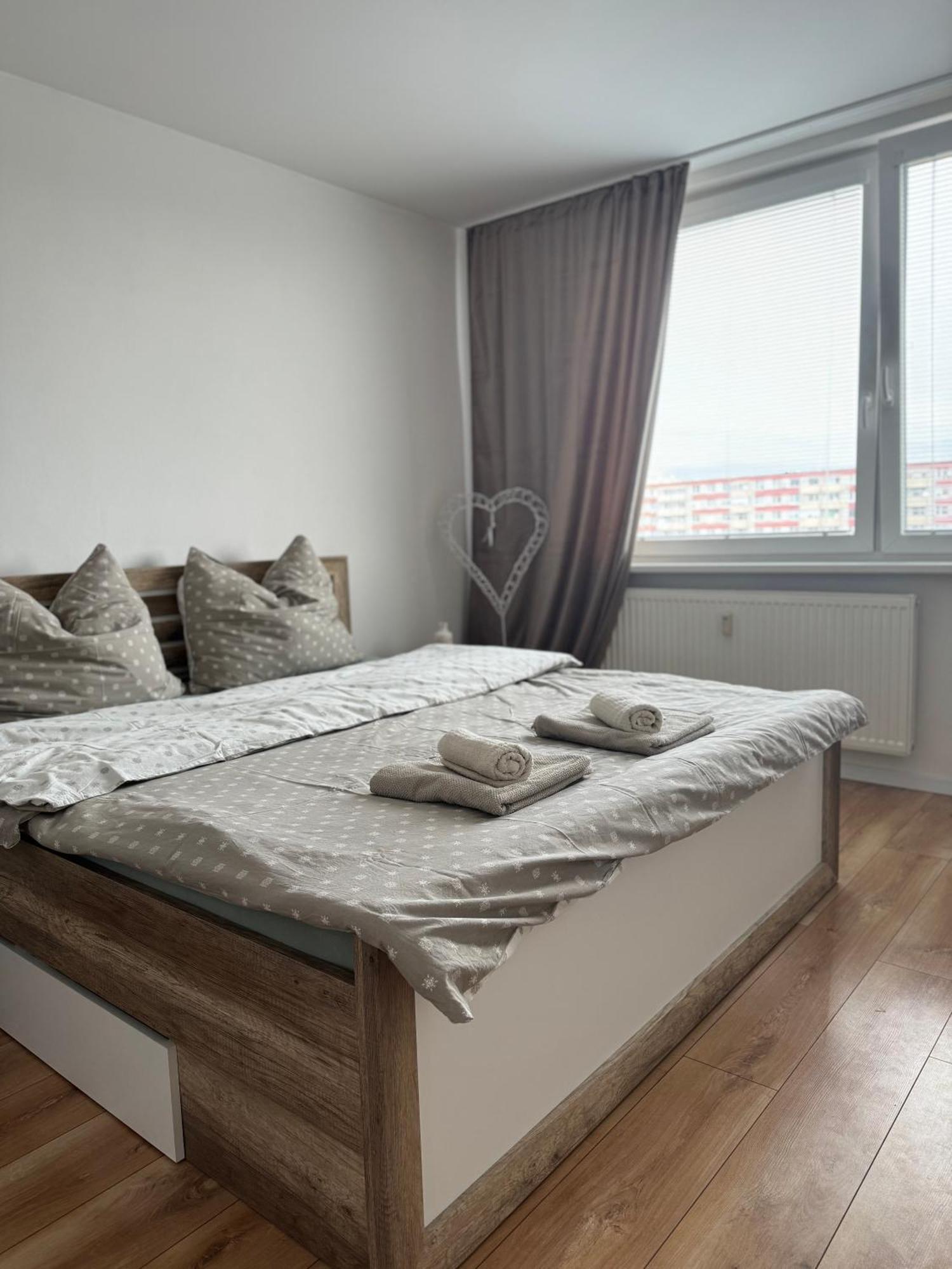 Modern Central Apartment Nitra Eksteriør bilde